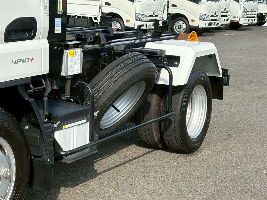 三菱 キャンター 2RG-FBAV0(2WD)の写真6