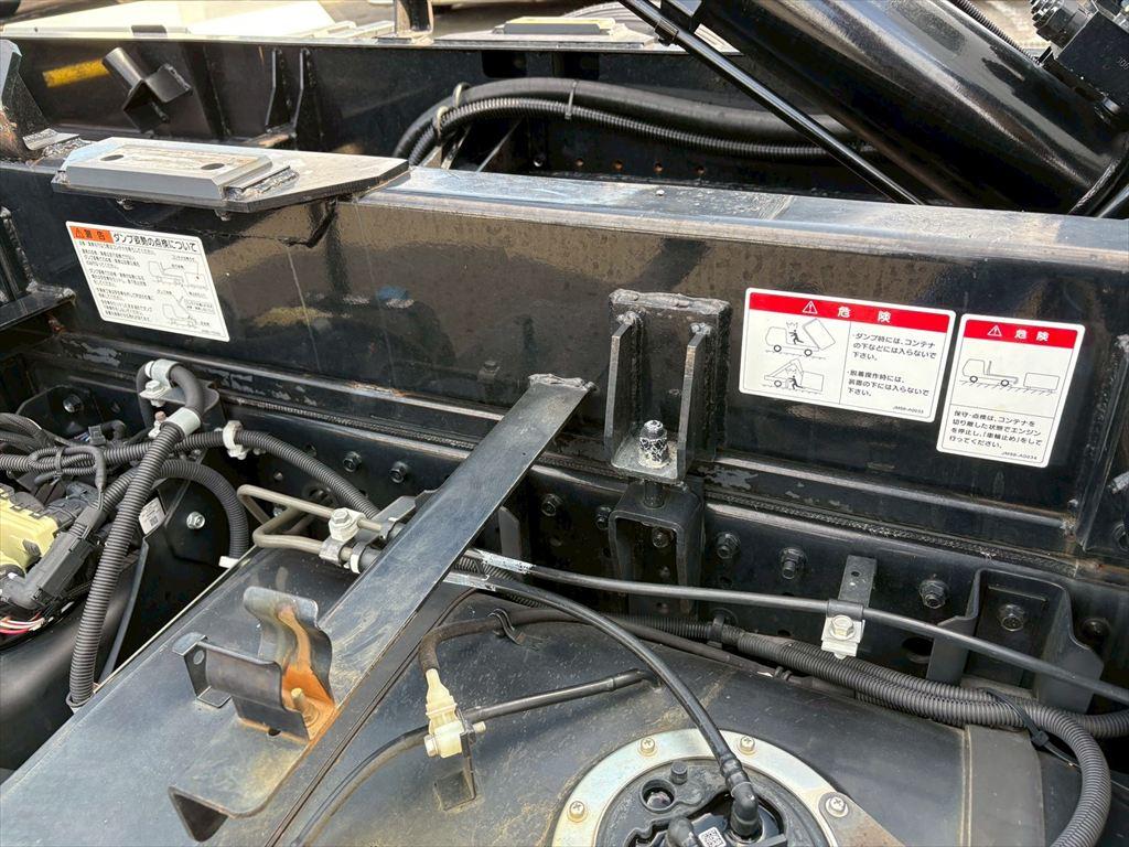 三菱 キャンター 2RG-FBAV0(2WD)の写真17