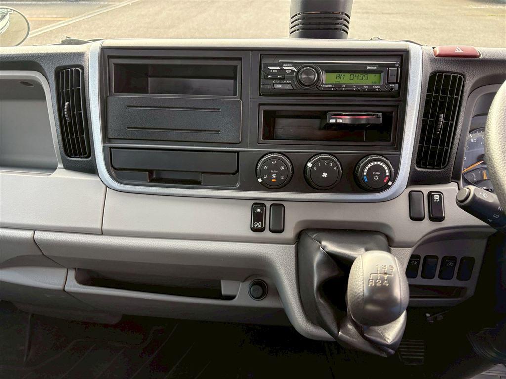 三菱 キャンター 2RG-FBAV0(2WD)の写真22