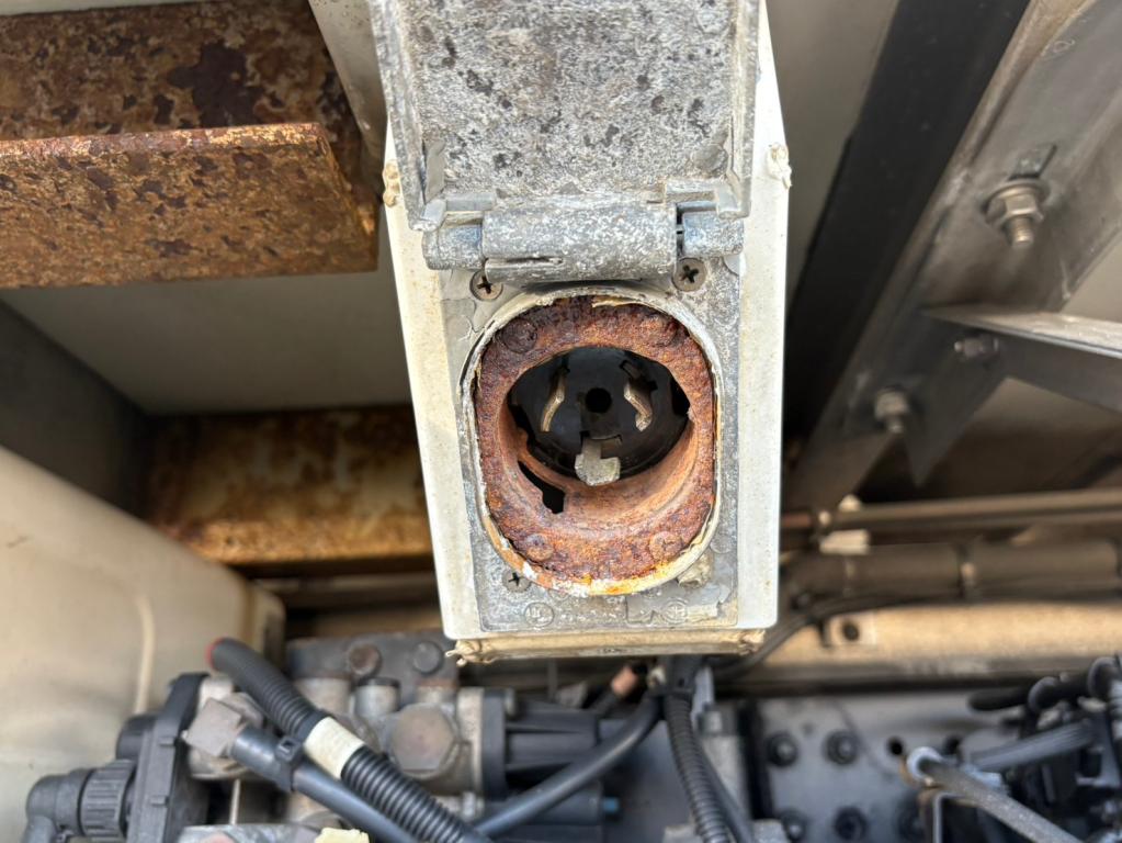 日野 プロフィア 2DG-FW1AHG(8x4)の写真14