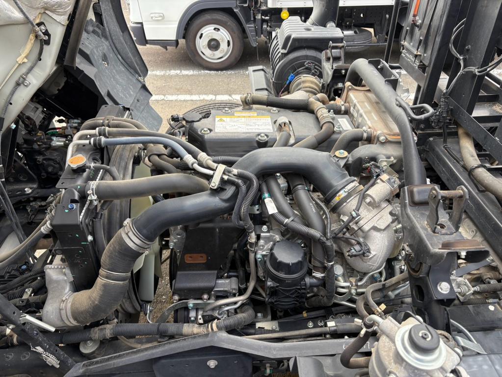 いすゞ フォワード 2RG-FRR90S2(2WD)の写真18