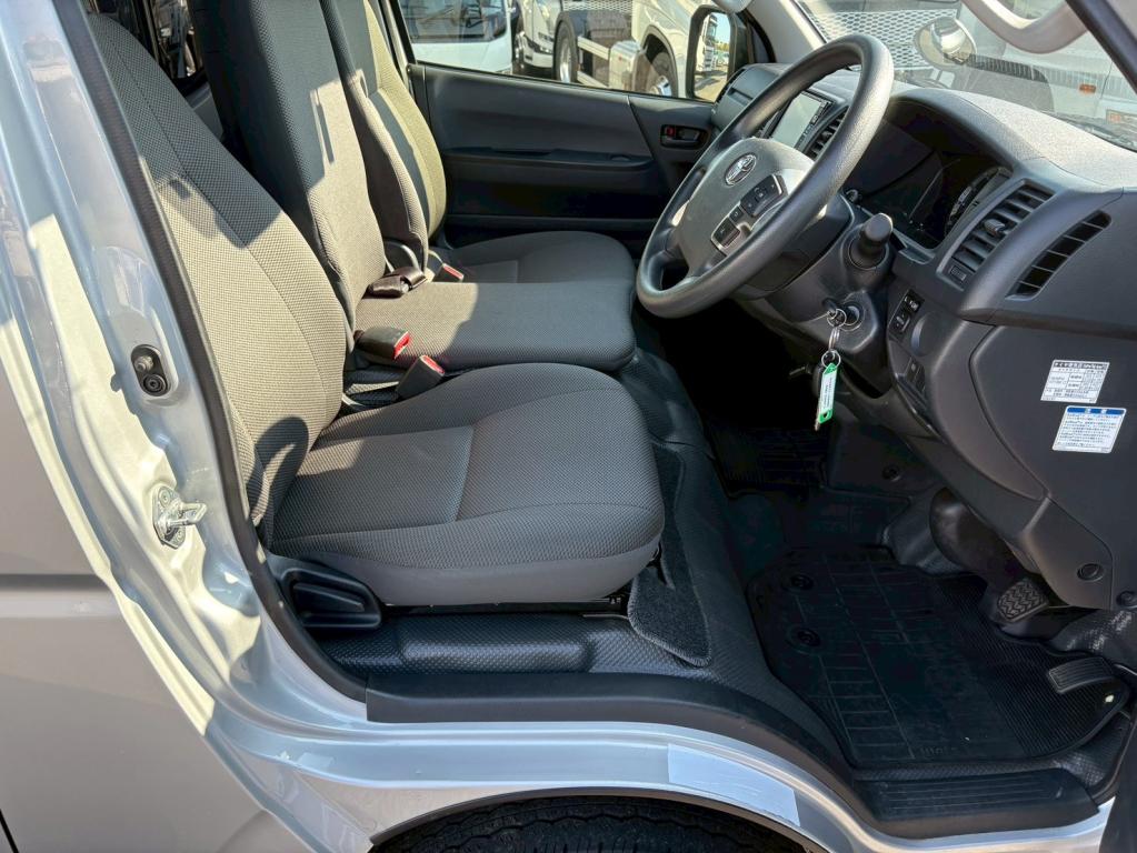 トヨタ その他 3DF-GDH201V(その他)の写真21