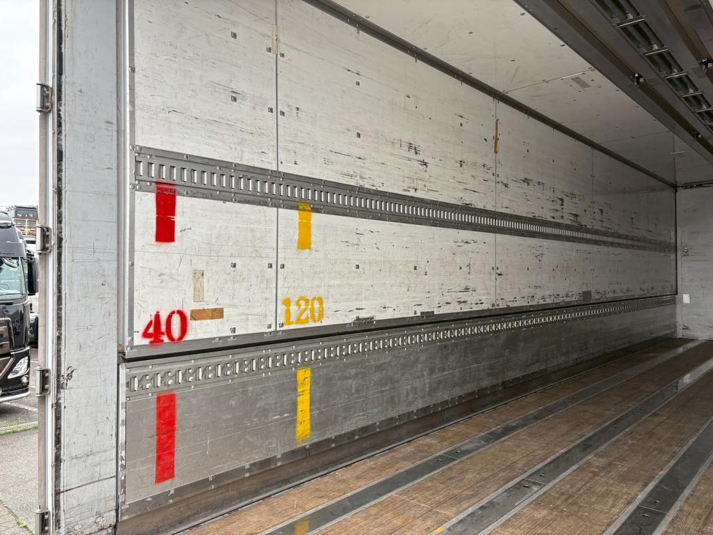 日野 プロフィア QPG-FW1EZEG(8x4)の写真9