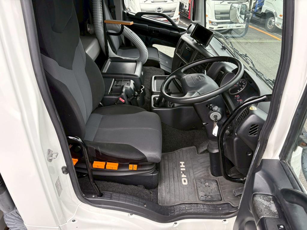 日野 プロフィア QPG-FW1EZEG(8x4)の写真20