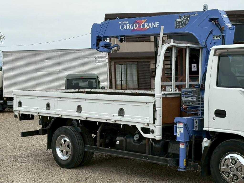 いすゞ エルフ BKG-NKR85AR(2WD)の写真5