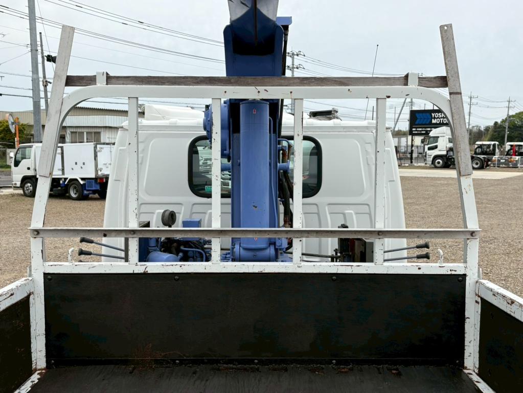 いすゞ エルフ BKG-NKR85AR(2WD)の写真7