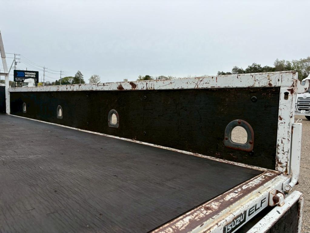 いすゞ エルフ BKG-NKR85AR(2WD)の写真10