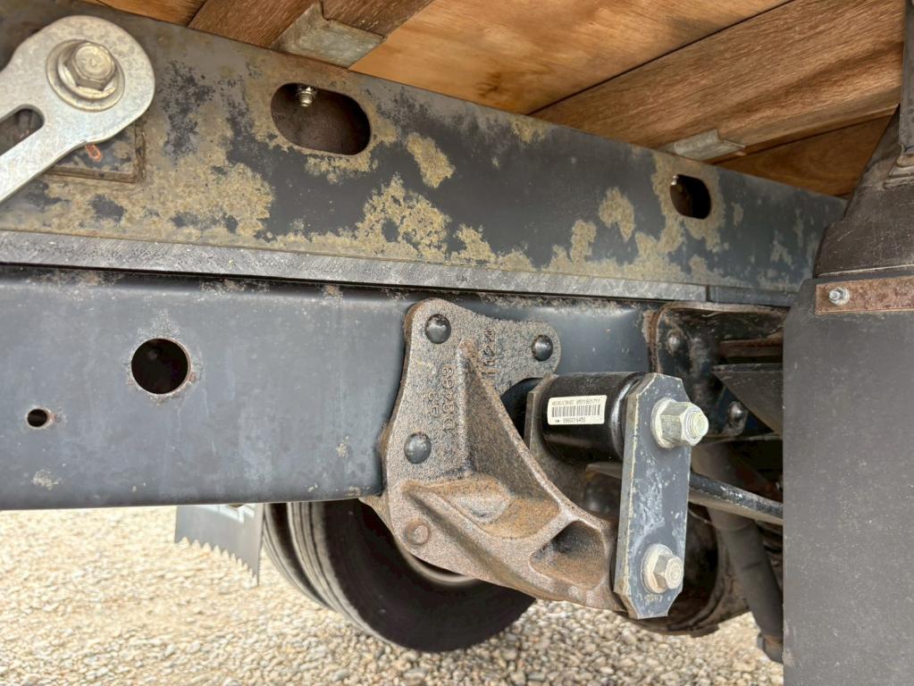 いすゞ エルフ BKG-NKR85AR(2WD)の写真16