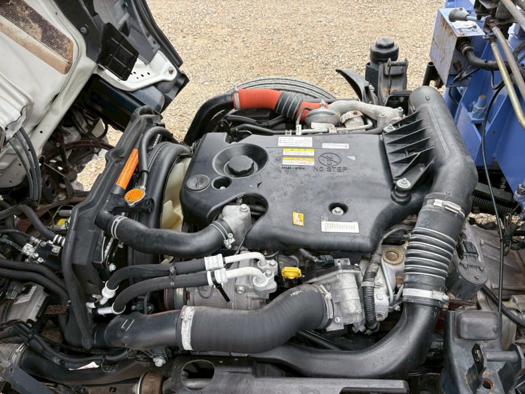 いすゞ エルフ BKG-NKR85AR(2WD)の写真18