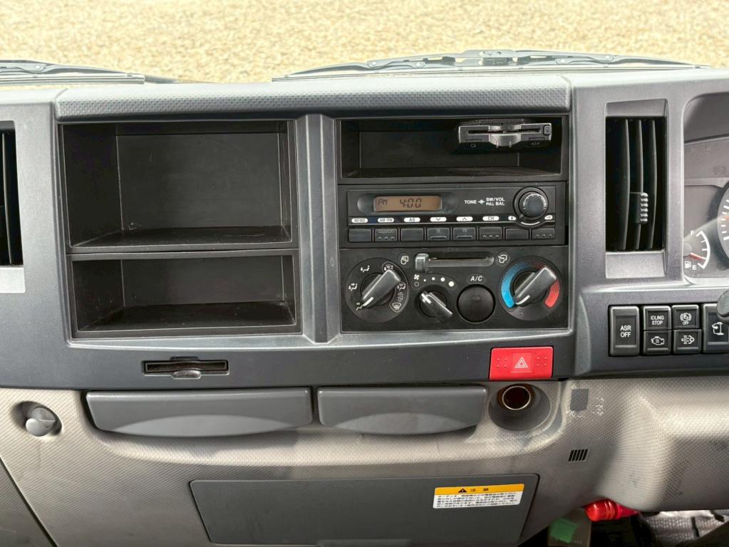 いすゞ エルフ BKG-NKR85AR(2WD)の写真22