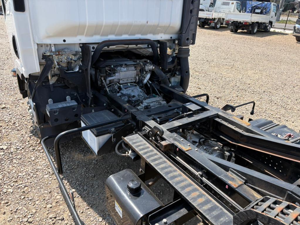 いすゞ エルフ TRG-NPR85AN(2WD)の写真14