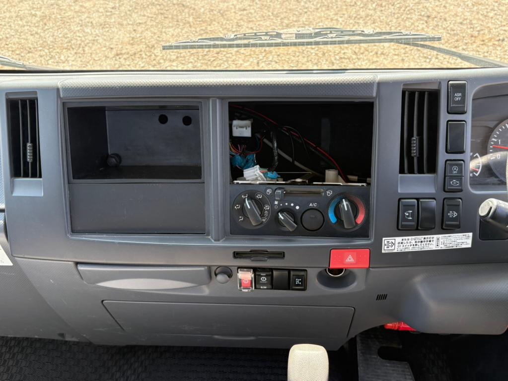 いすゞ エルフ TRG-NPR85AN(2WD)の写真22