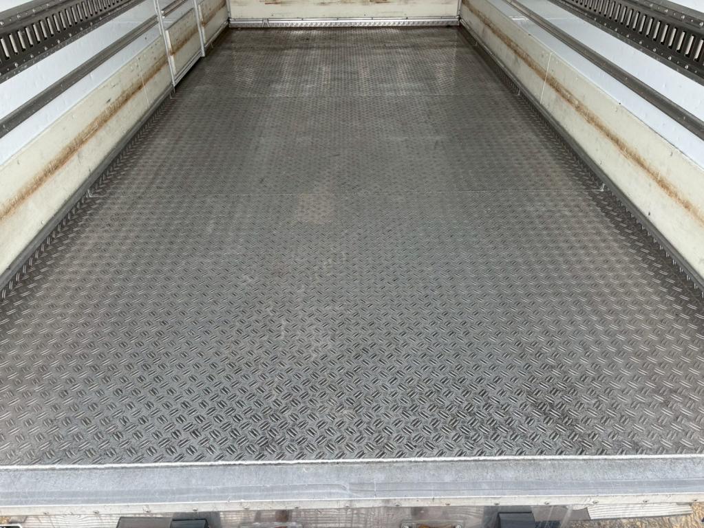 いすゞ エルフ 2RG-NPR88YN(2WD)の写真8