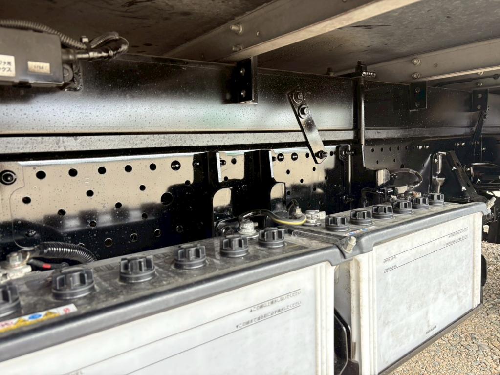 いすゞ エルフ 2RG-NPR88YN(2WD)の写真14