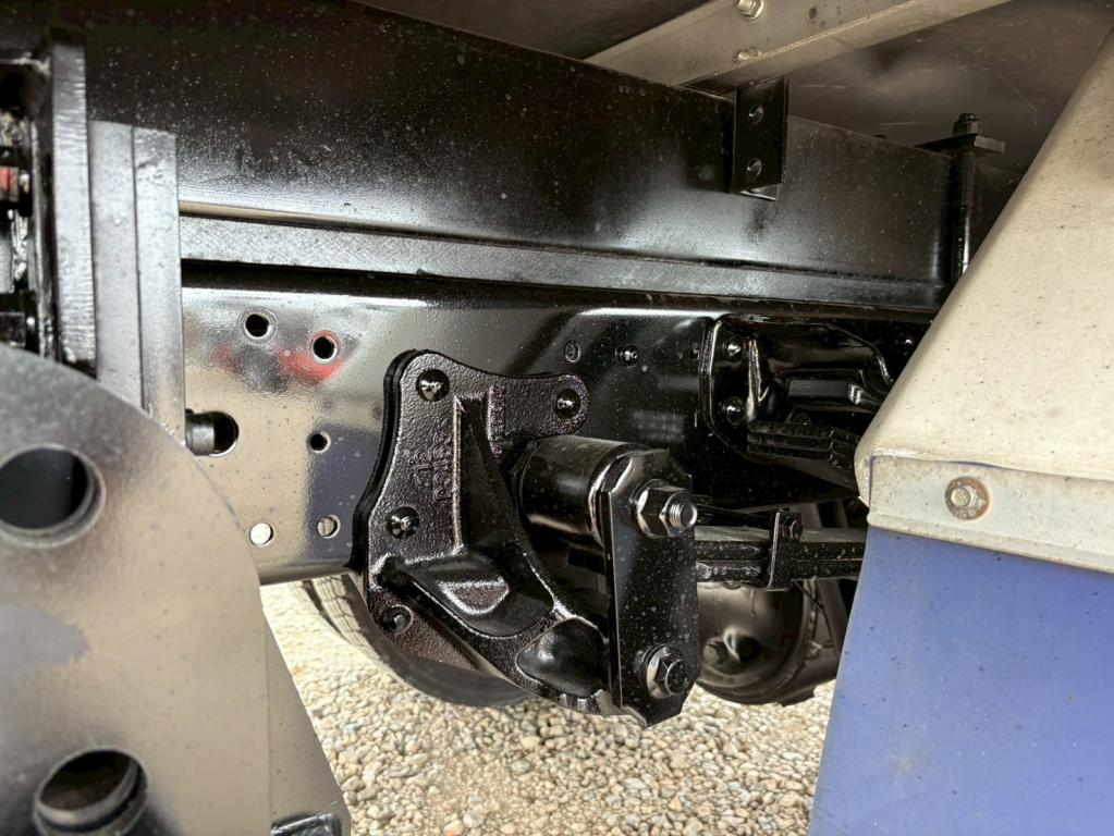 いすゞ エルフ 2RG-NPR88YN(2WD)の写真16