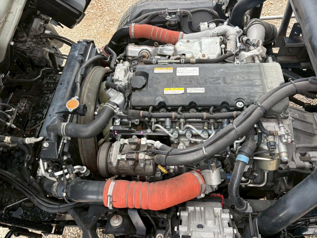 いすゞ エルフ 2RG-NPR88YN(2WD)の写真18