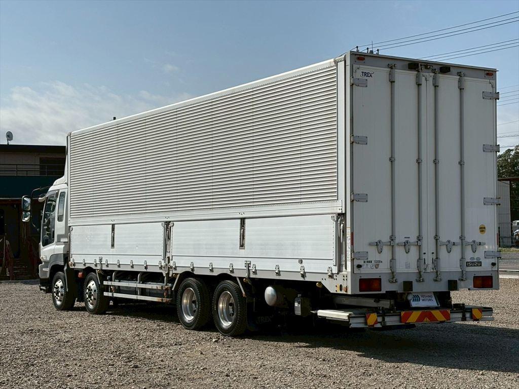 いすゞ ギガ QKG-CYJ77A(8x4)の写真3