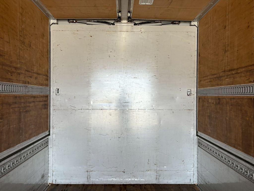 いすゞ ギガ QKG-CYJ77A(8x4)の写真7