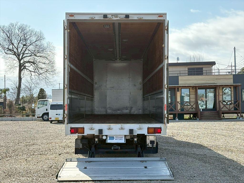 いすゞ ギガ QKG-CYJ77A(8x4)の写真11