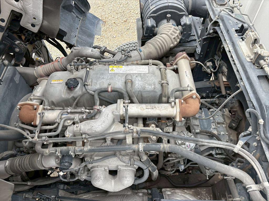 いすゞ ギガ QKG-CYJ77A(8x4)の写真18