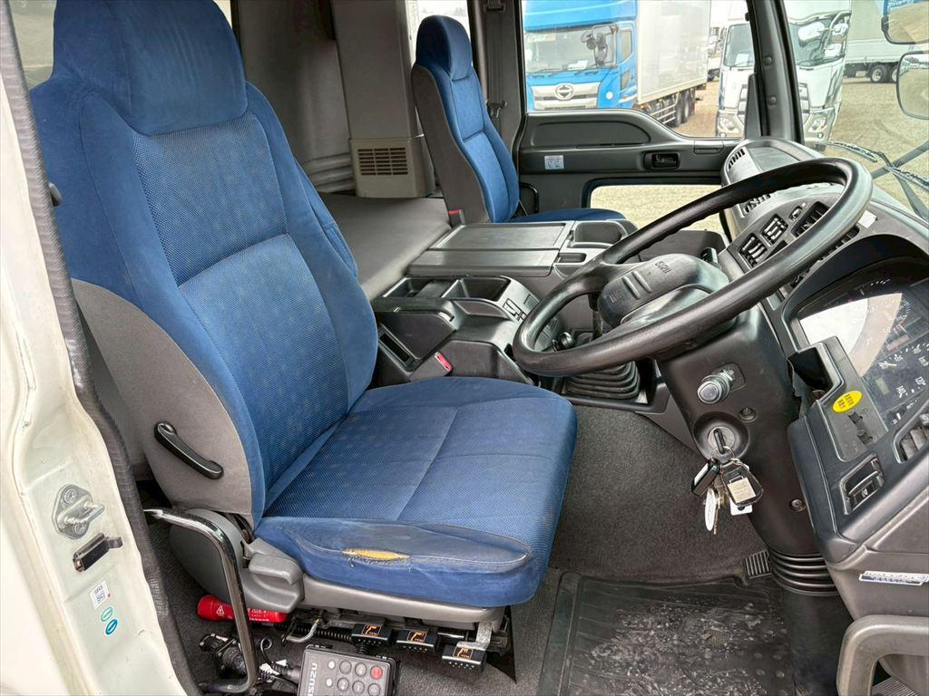 いすゞ ギガ QKG-CYJ77A(8x4)の写真21