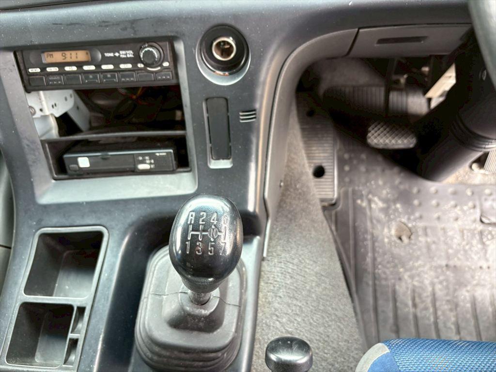 いすゞ ギガ QKG-CYJ77A(8x4)の写真23