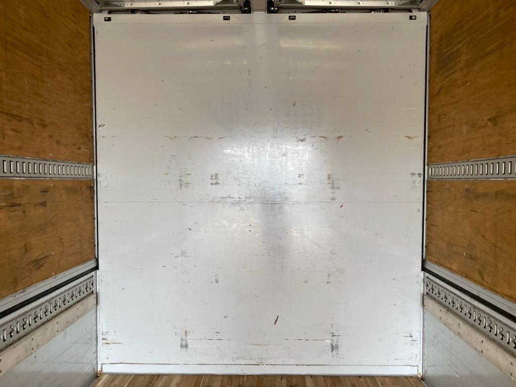 いすゞ ギガ 2PG-CYJ77C(8x4)の写真7