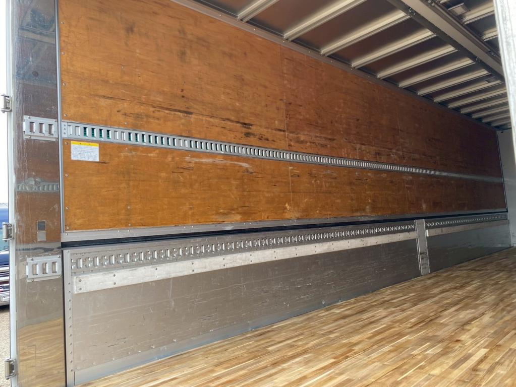 いすゞ ギガ 2PG-CYJ77C(8x4)の写真9