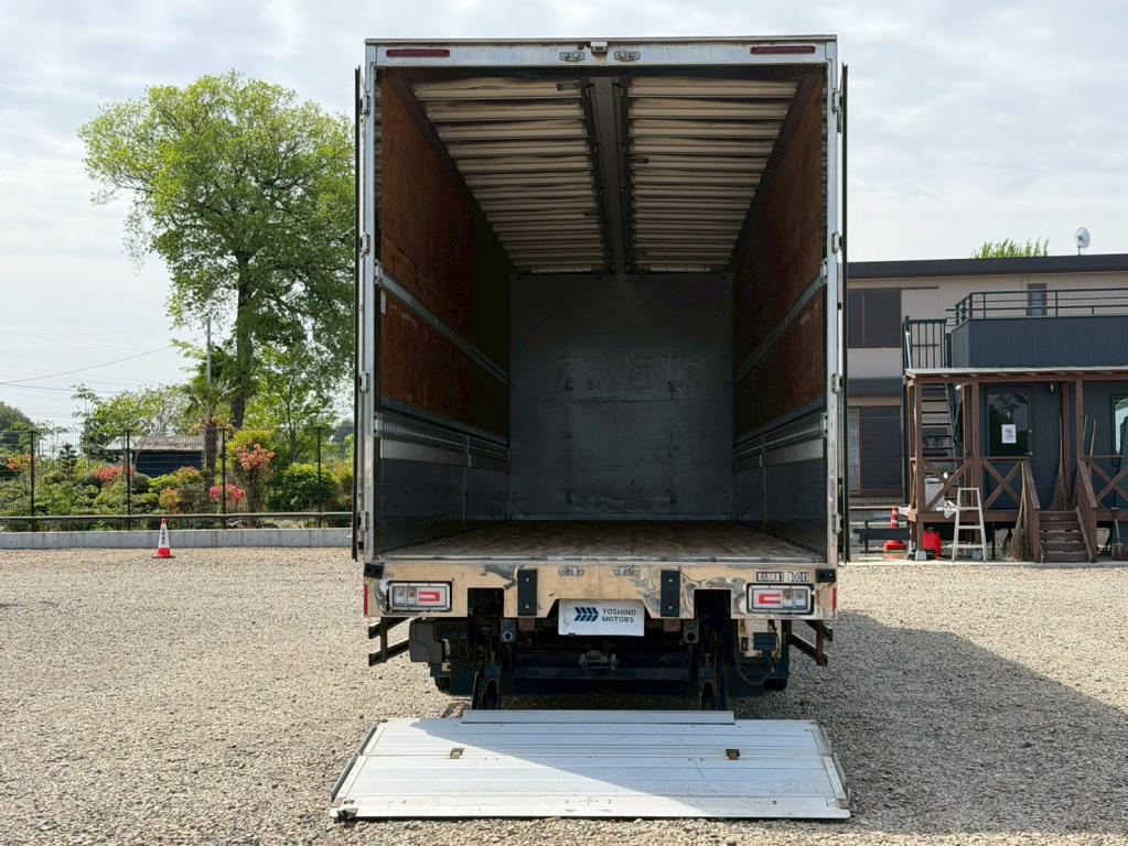 いすゞ ギガ 2PG-CYJ77C(8x4)の写真11