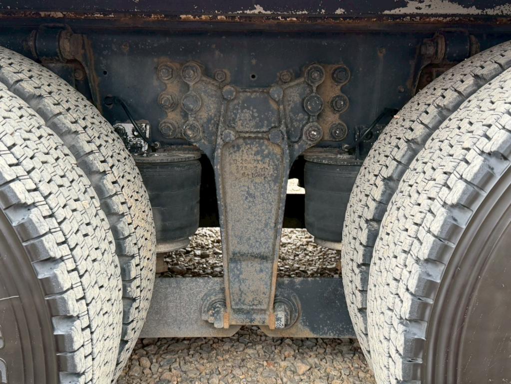 いすゞ ギガ 2PG-CYJ77C(8x4)の写真16