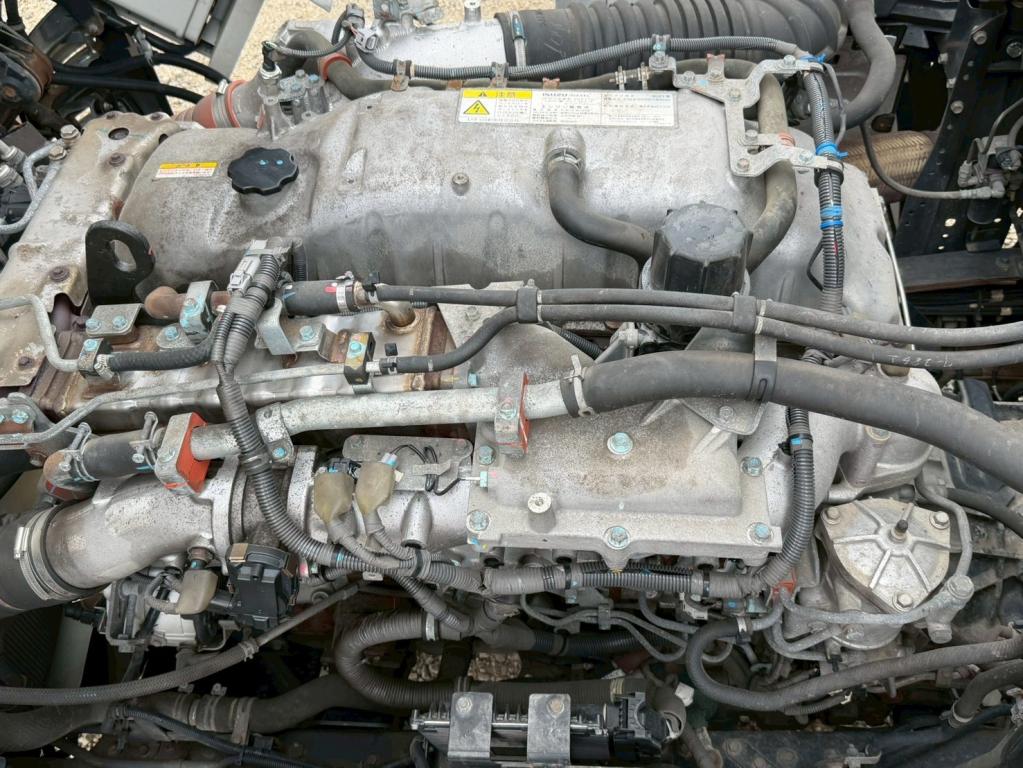 いすゞ ギガ 2PG-CYJ77C(8x4)の写真18