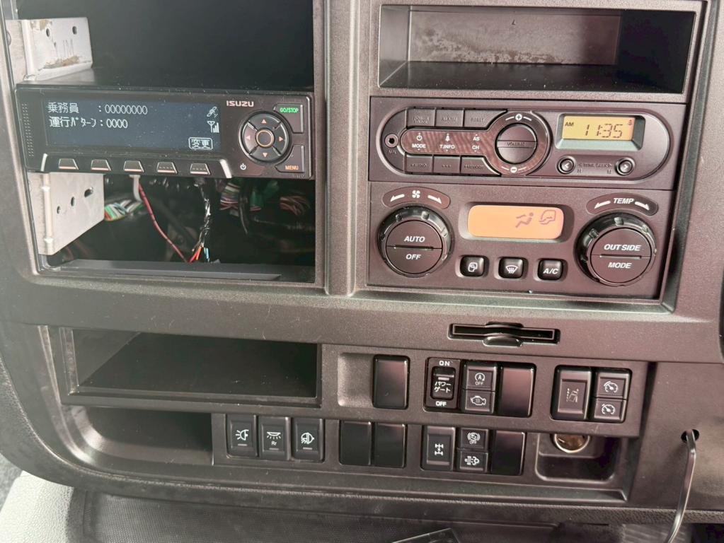 いすゞ ギガ 2PG-CYJ77C(8x4)の写真22