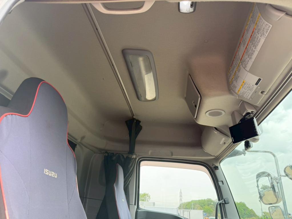 いすゞ ギガ 2PG-CYJ77C(8x4)の写真24