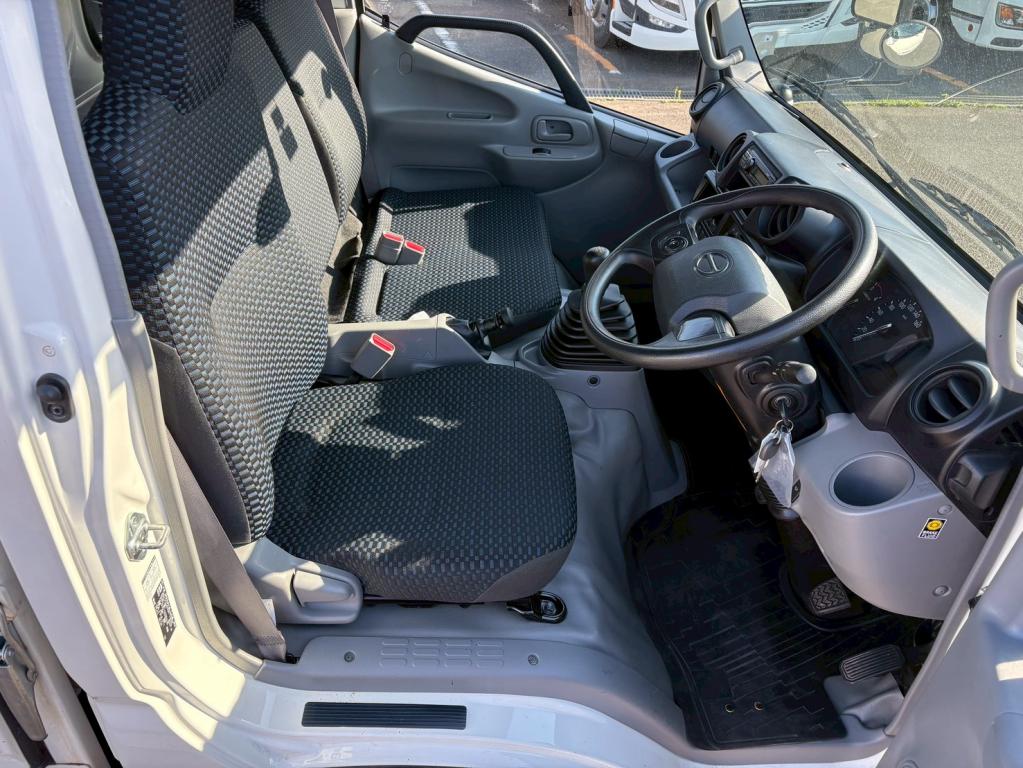 日野 デュトロ 2KG-XZC605M(2WD)の写真21