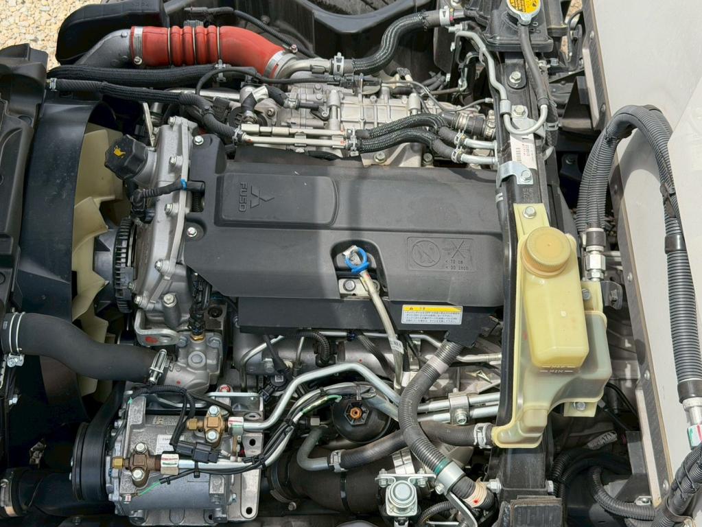 三菱 キャンター 2RG-FBAV0(2WD)の写真18