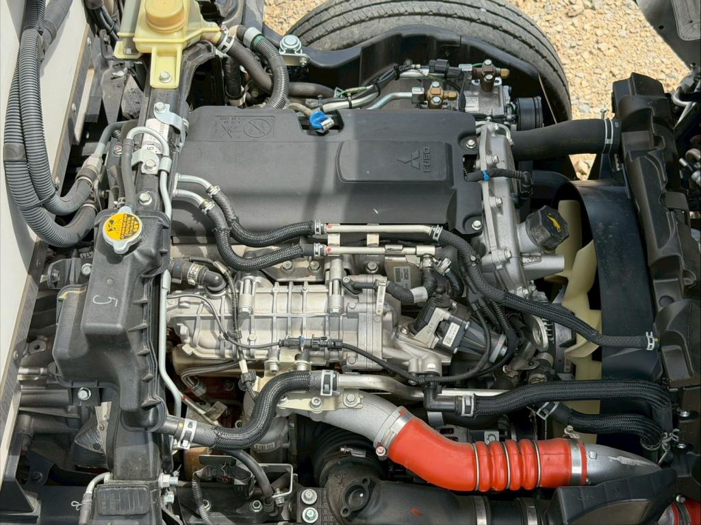 三菱 キャンター 2RG-FBAV0(2WD)の写真19