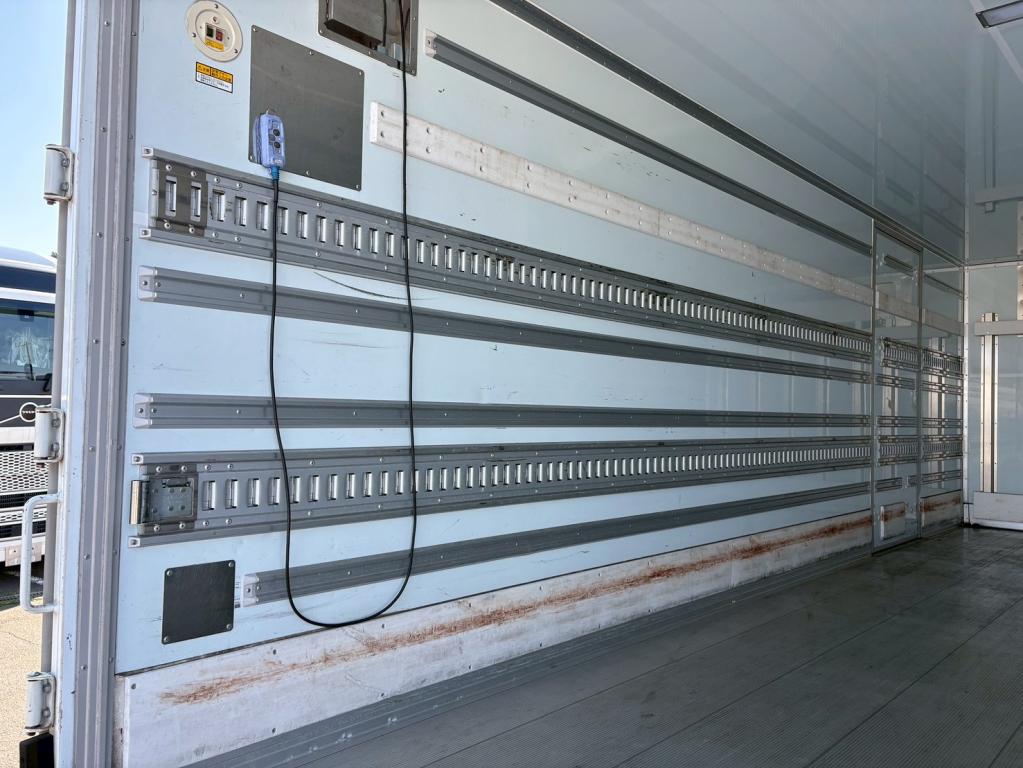 日野 レンジャー 2KG-FC2ABG(2WD)の写真9