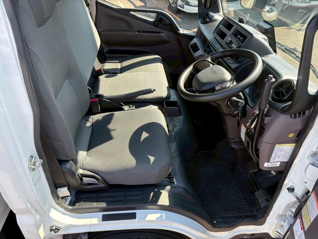 三菱 キャンター 2RG-FBA60(2WD)の写真21