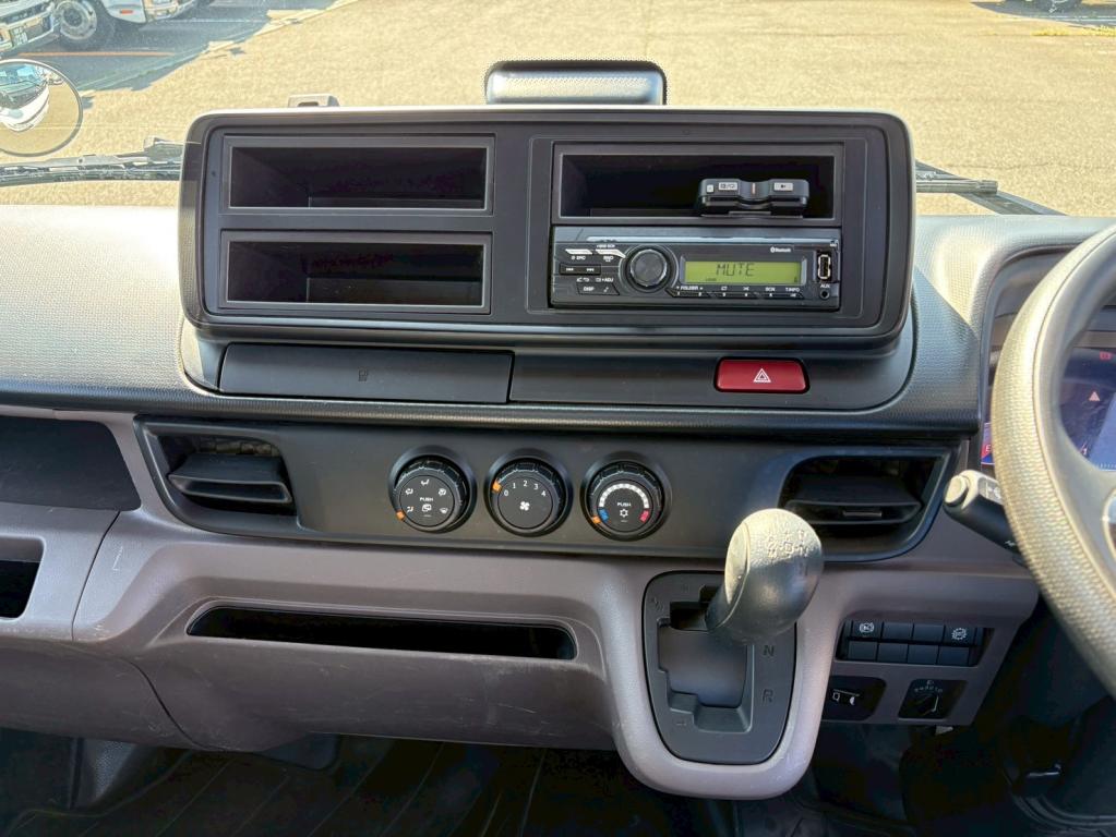 三菱 キャンター 2RG-FBA60(2WD)の写真22