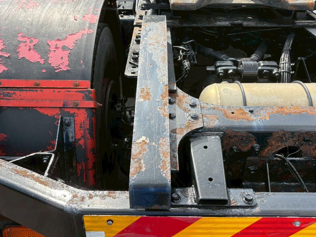 日野 プロフィア QPG-SH1EEDG(2WD)の写真11