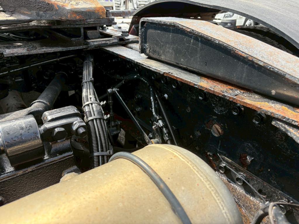 日野 プロフィア QPG-SH1EEDG(2WD)の写真16