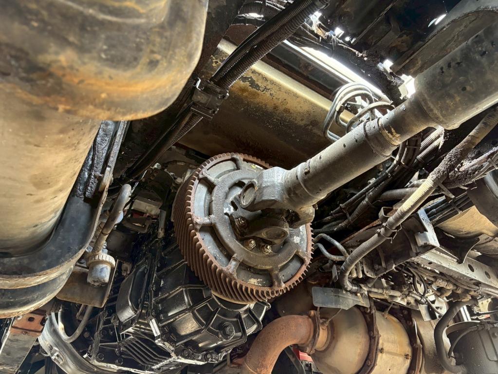 日野 プロフィア QPG-SH1EEDG(2WD)の写真18