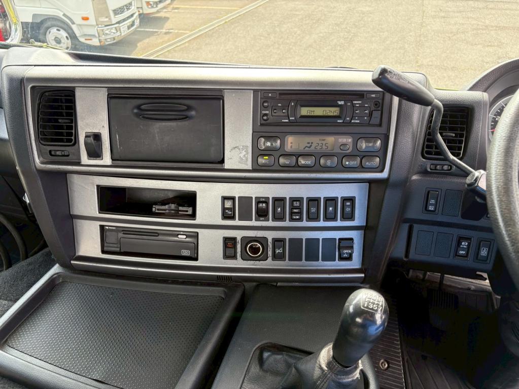 日野 プロフィア QPG-SH1EEDG(2WD)の写真22