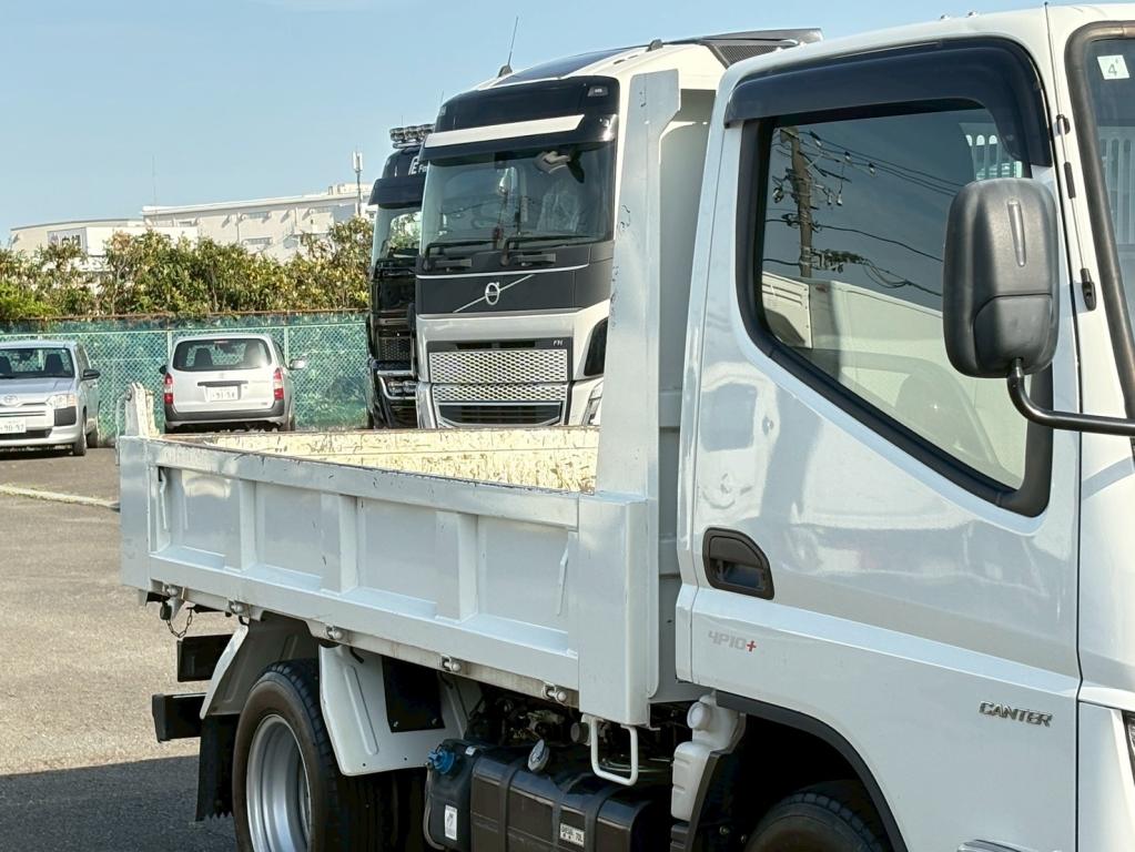三菱 キャンター 2RG-FBA60(2WD)の写真5