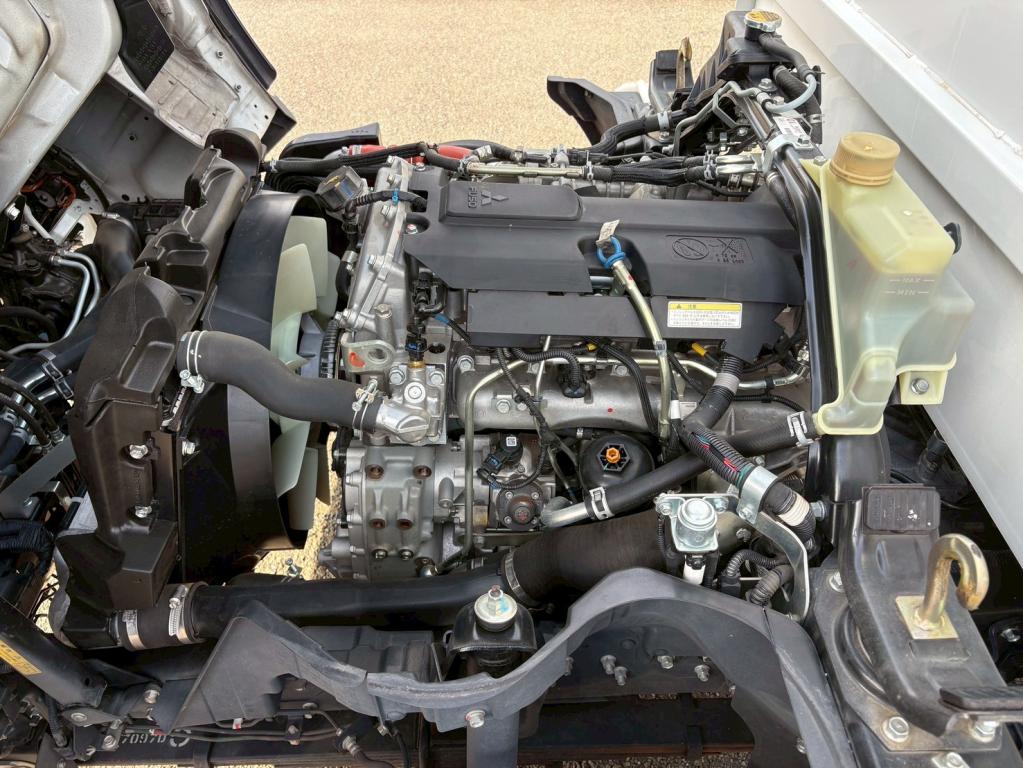 三菱 キャンター 2RG-FBA60(2WD)の写真18