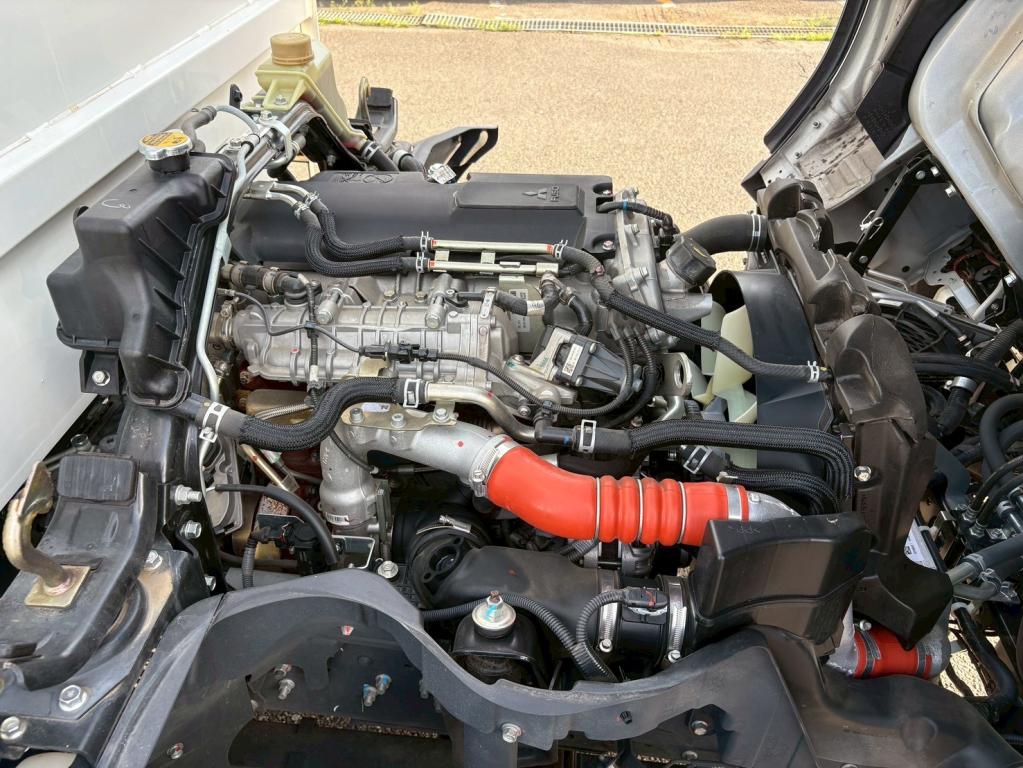 三菱 キャンター 2RG-FBA60(2WD)の写真19