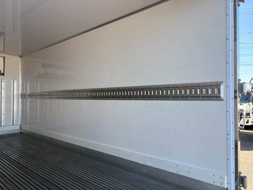 いすゞ エルフ 2PG-NPR88AN(2WD)の写真10