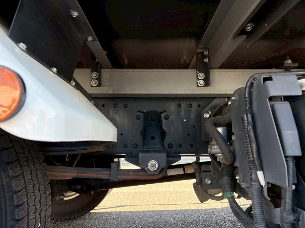 いすゞ エルフ 2PG-NPR88AN(2WD)の写真16