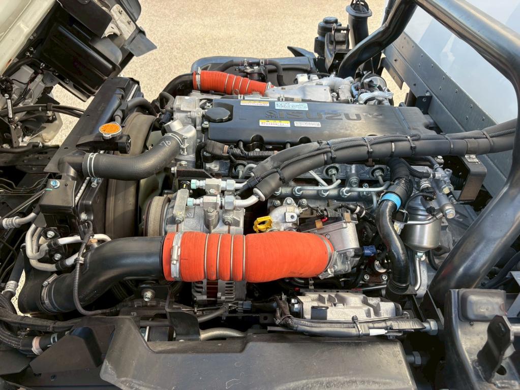 いすゞ エルフ 2PG-NPR88AN(2WD)の写真18