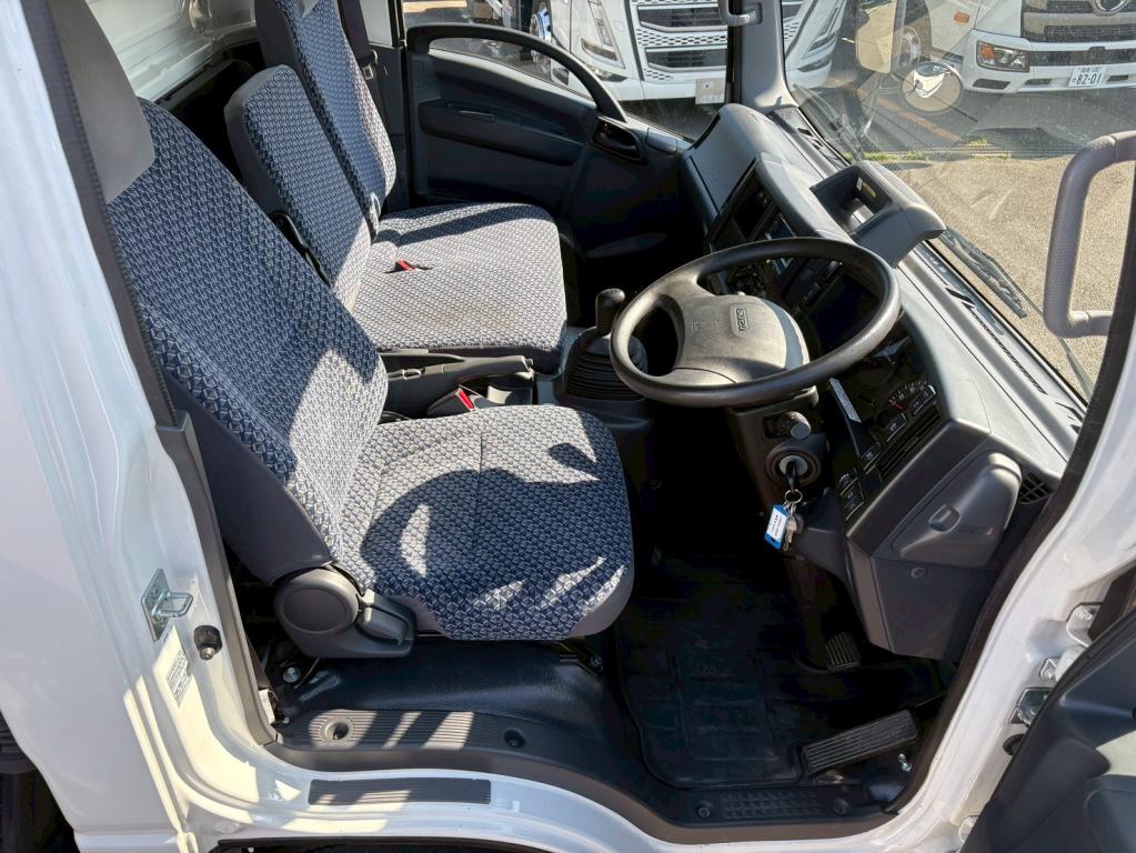 いすゞ エルフ 2PG-NPR88AN(2WD)の写真21